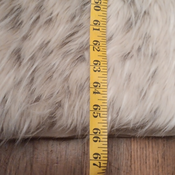 Pottery Barn  Luxurious Tan Faux Fur Sleeping Bag - Picture 8 of 14